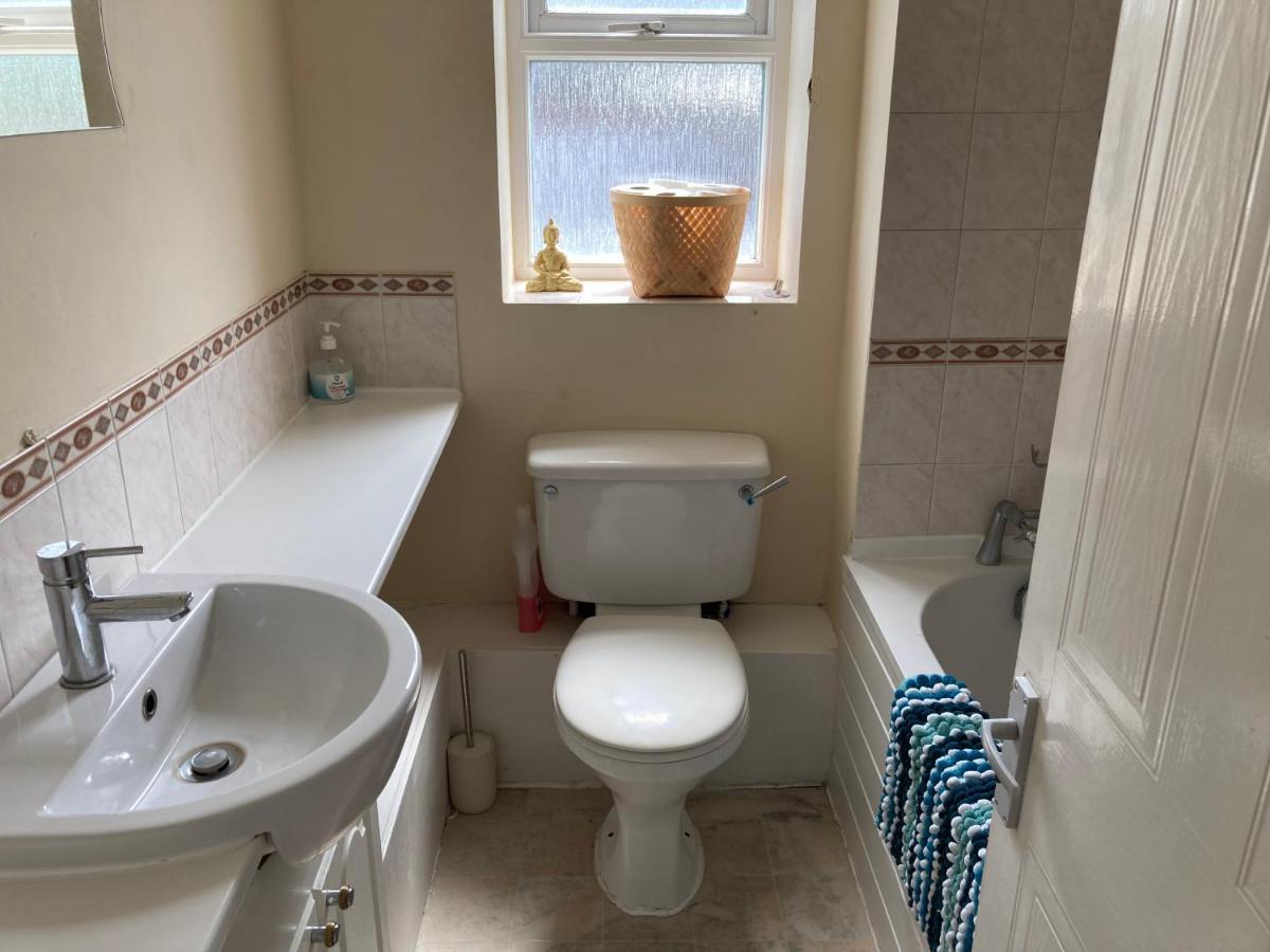 Comfortable Room With Private Balcony And Shared House London Ngoại thất bức ảnh