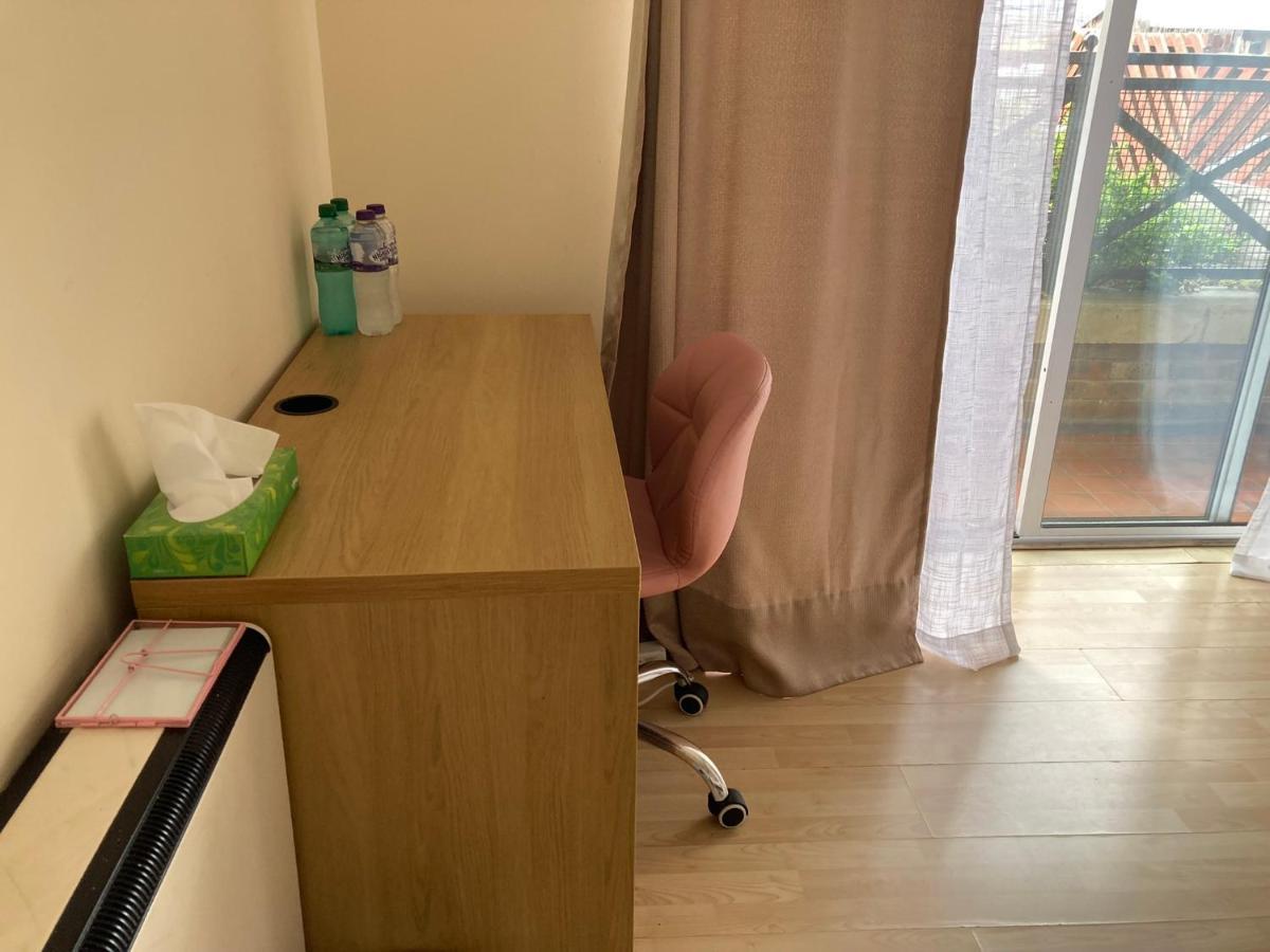 Comfortable Room With Private Balcony And Shared House London Ngoại thất bức ảnh